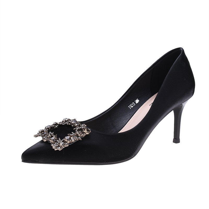 Damen Stiletto-Pumps mit spitzer Zehenpartie und funkelnder Strass-Applikation Echo Archiv