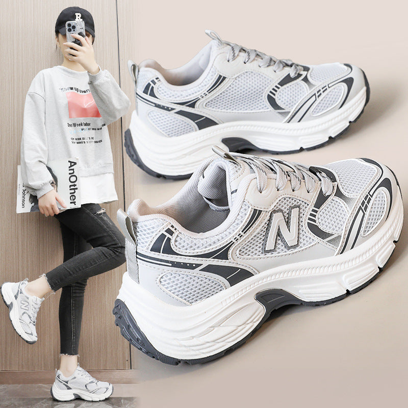 Damen Sportliche Laufschuhe mit atmungsaktivem Mesh-Obermaterial und dämpfender Sohle Echoarchiv