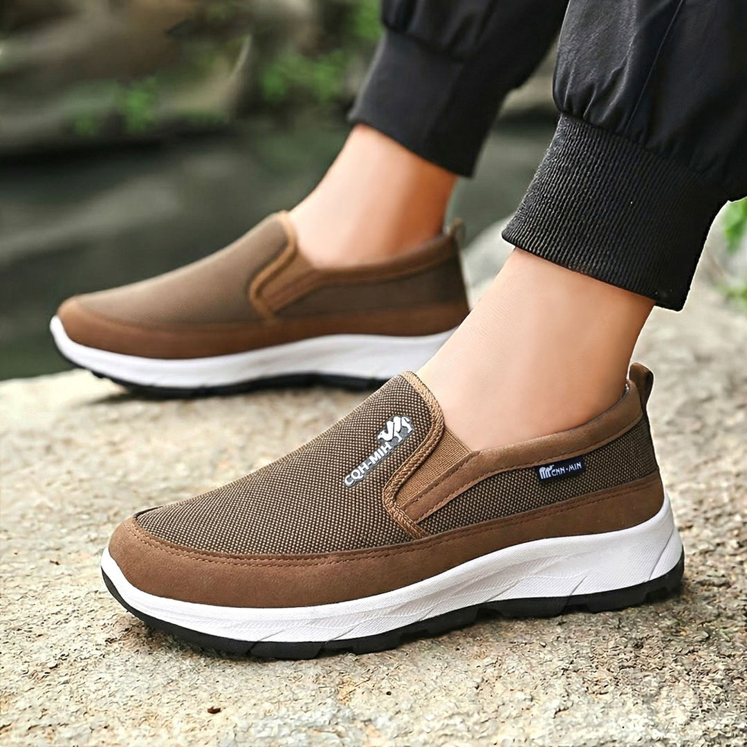 Herren nan gepolsterter Slip-On Komfort-Sneaker mit elastischem Einstieg, stoßdämpfender EVA-Plateausohle und herausnehmbarem Komfortfußbett Echo Archiv