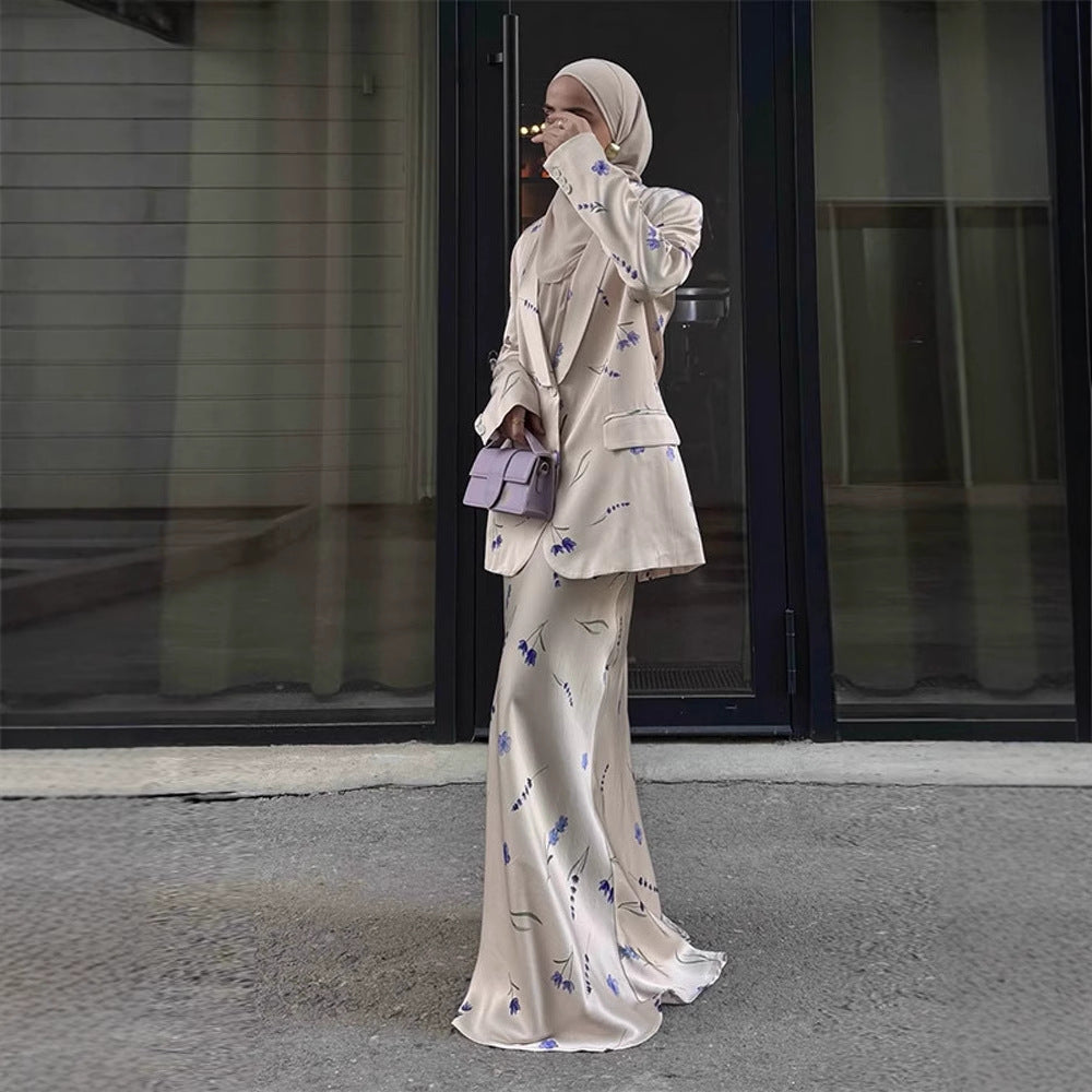 Damen Zweiteiliger Satin-Anzug mit geblümtem Maxirock und oversized Blazer Echoarchiv