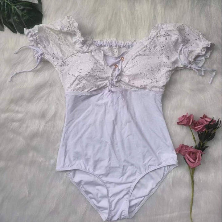 Damen Einteiler-Badeanzug mit romantischen Spitzen-Details Echo Archiv