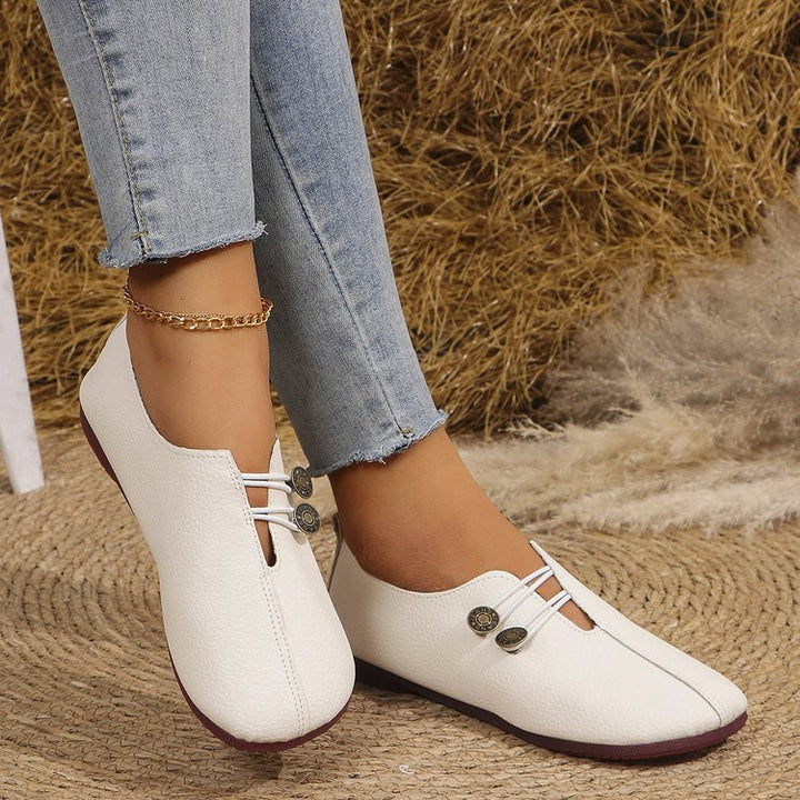 Damen Vintage-inspirierte Lederoptik Ballerinas mit quadratischer Zehenpartie und Zierknöpfen – Lioré