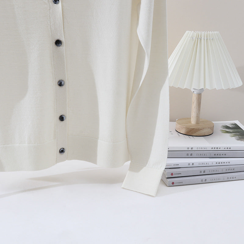 Damen Feiner V‑Ausschnitt-Cardigan aus leichtem Feinstrick mit Knopfleiste Echo Archiv