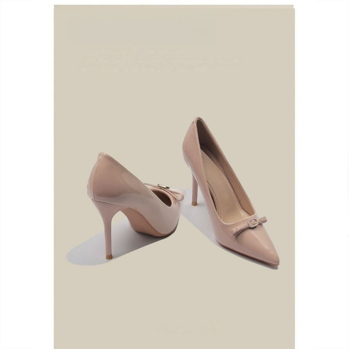 Damen Spitz zulaufende Lack‑Pumps mit hohem Stiletto‑Absatz und Kristall‑Schleifenapplikation – Lioré