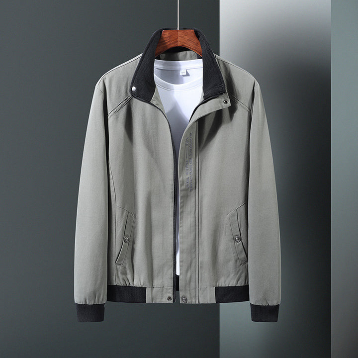 Herren moderne Übergangsjacke mit Stehkragen und praktischen Taschen Echoarchiv