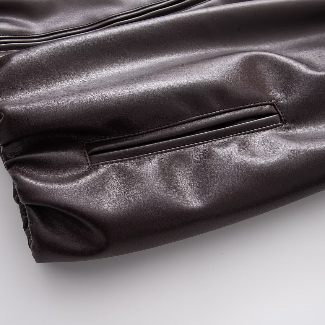 Damen Oversized Kunstleder-Blousonjacke mit Kragen, Reißverschluss und elastischem Saum Echoarchiv