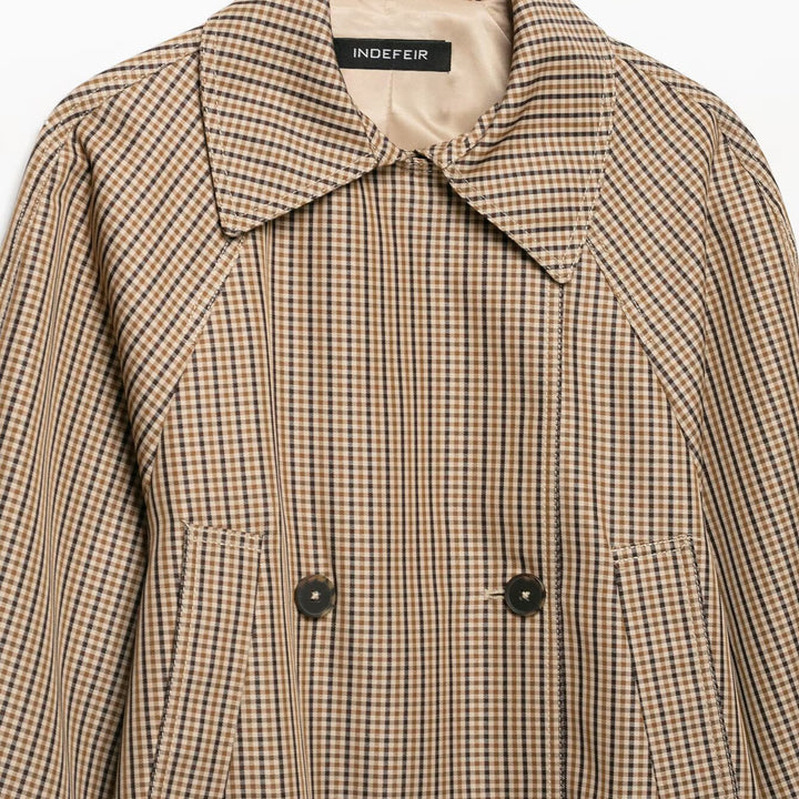 Damen Kurz-Trenchjacke im Glencheck mit kastiger Silhouette, Bindegürtel und Raglanärmeln Echoarchiv
