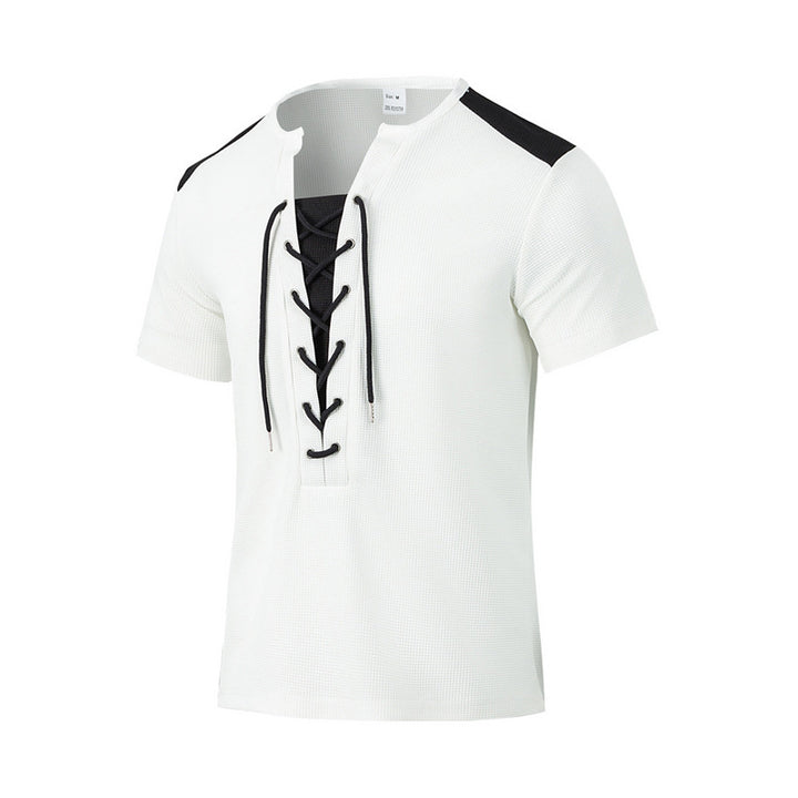 Herren Kurzarm-Henley-T-Shirt mit dekorativen Schnürdetails und atmungsaktiver Struktur Echoarchiv