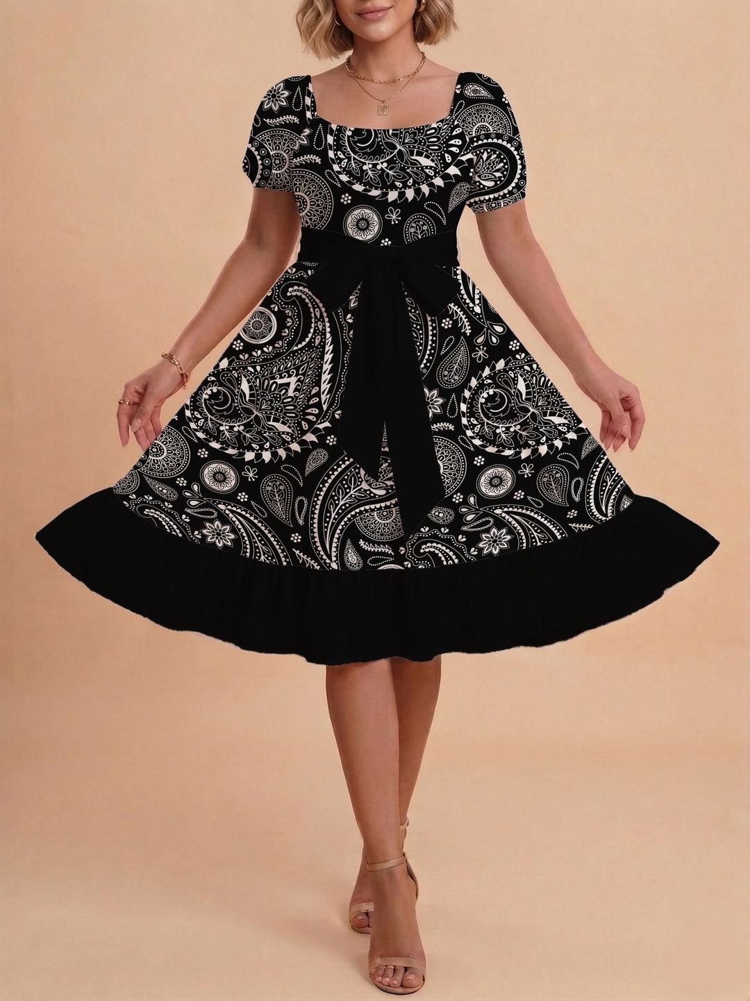 Damen Verspieltes Maxikleid mit Bärenmuster und taillierbarem Band Echo Archiv