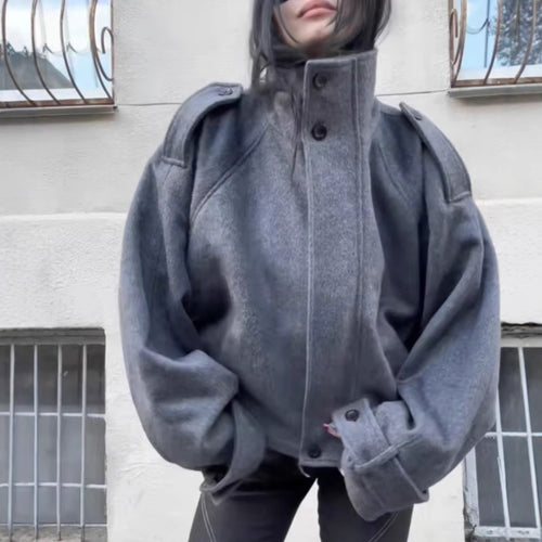 Damen Kurzmantel im Cape‑Look mit hohem Stehkragen, Epauletten und weiten Raglanärmeln Echo Archiv
