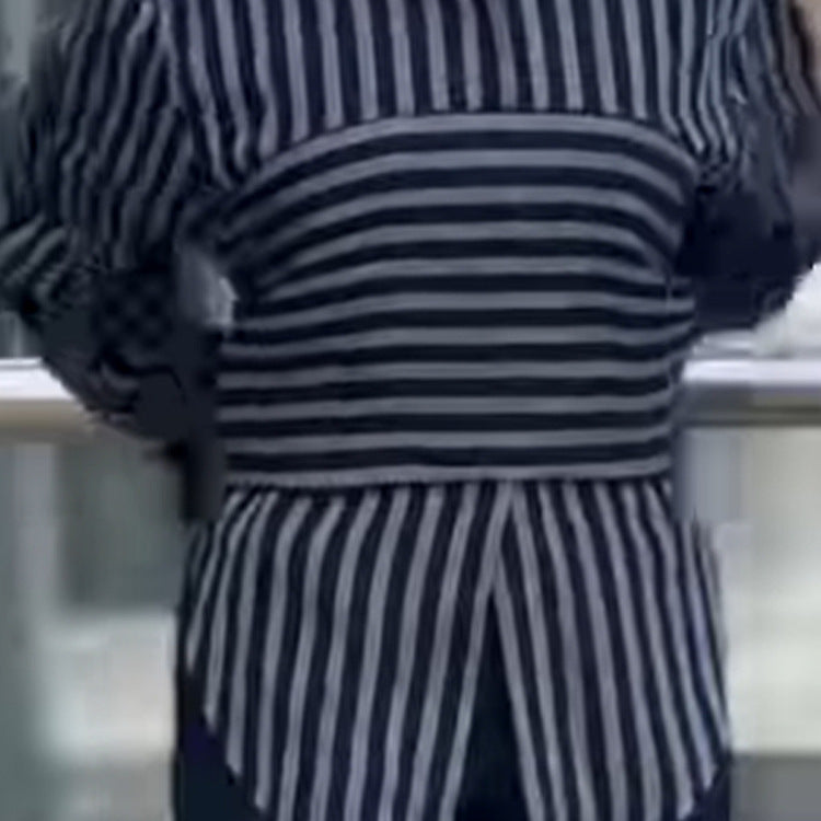 Damen Gestreifte Hemdbluse mit Taillengürtel, längerem Saum und Seitenschlitz Echoarchiv