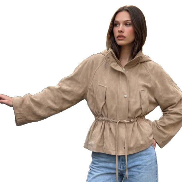 Damen Kurzjacke in Veloursleder‑Optik mit Kapuze und Taillenzug Echoarchiv