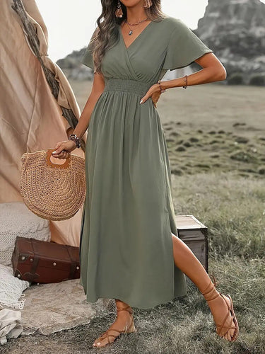 Elegantes Kurzarmkleid mit chorkragen