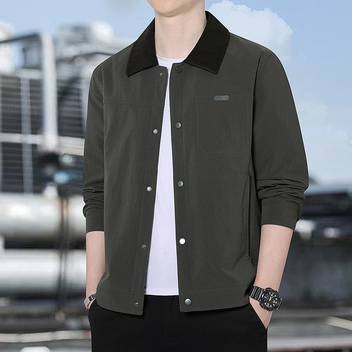 Herren Leichte Freizeitjacke mit Cordkragen, Druckknopfleiste und verdeckten Reißverschlusstaschen Echoarchiv