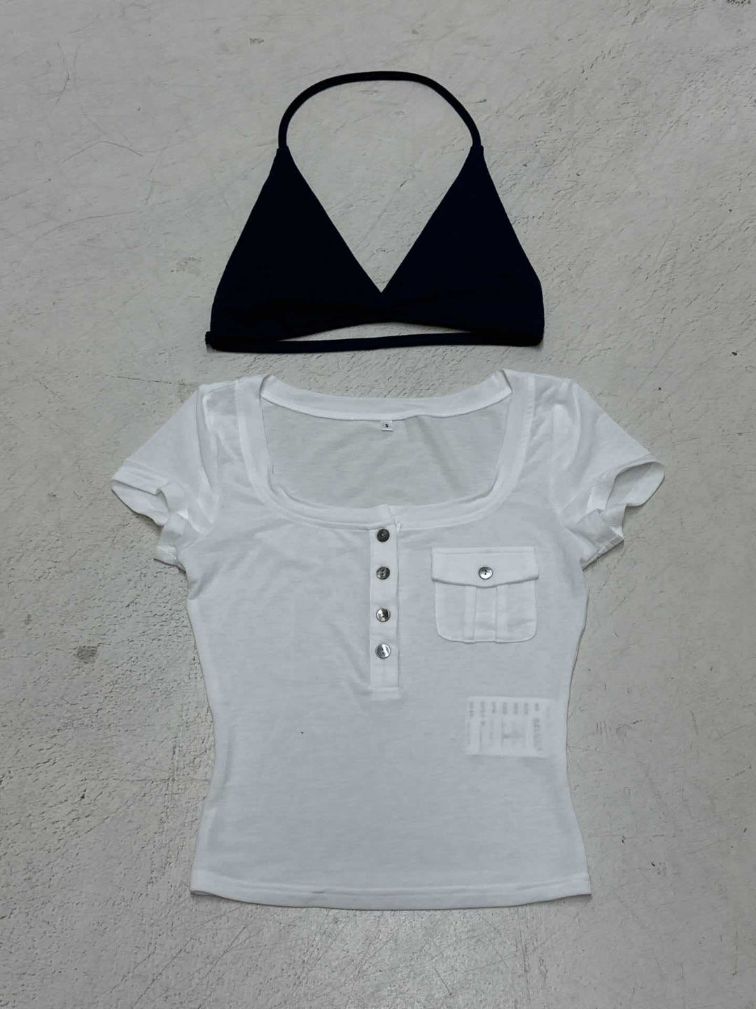 Damen Kurzarmbluse mit angesagtem Henley-Design und praktischer Brusttasche Echo Archiv