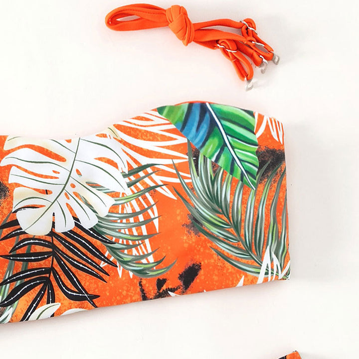 Damen Bandeau-Bikini mit lebhaftem Tropenmuster und hohem Taillenschnitt Echo Archiv