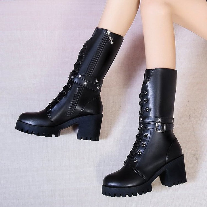 Damen nan mittelhohe Schnürstiefel mit Profilsohle, Blockabsatz und Ziergurt Echo Archiv