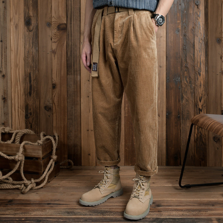 Herren Cordhose im Relaxed-Fit mit konischer Passform und Canvas-Gürtel Echoarchiv