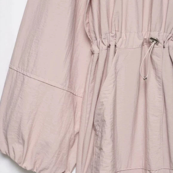 Damen Leichte Oversize‑Utilityjacke mit Tunnelzug‑Taillierung, Stehkragen und Ballonärmeln Echo Archiv