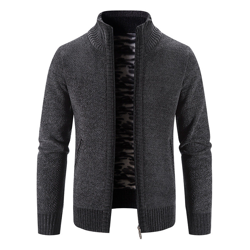 Herren Strickjacke mit hohem Kragen und praktischen Reißverschlusstaschen Echoarchiv