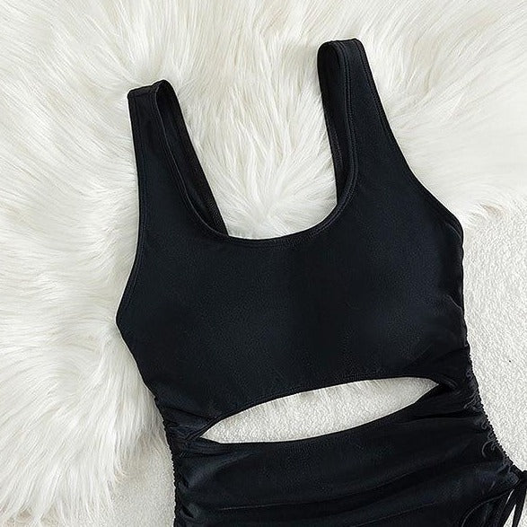 Damen Einteiler Badeanzug mit seitlichen Cut-Out-Details Echo Archiv