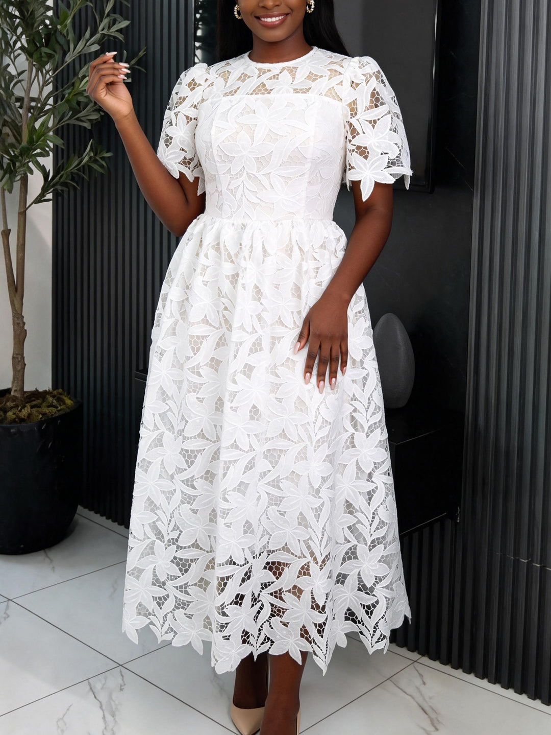 Damen Spitzen-Maxikleid mit floralem Design Echo Archiv