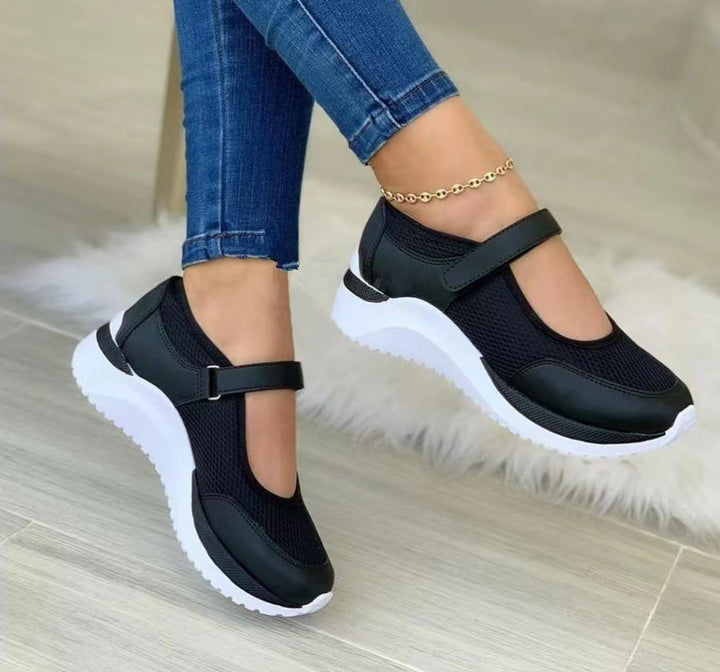 Damen Atmungsaktive Mary-Jane Sneaker mit Klettverschluss und Keilsohle – Névara