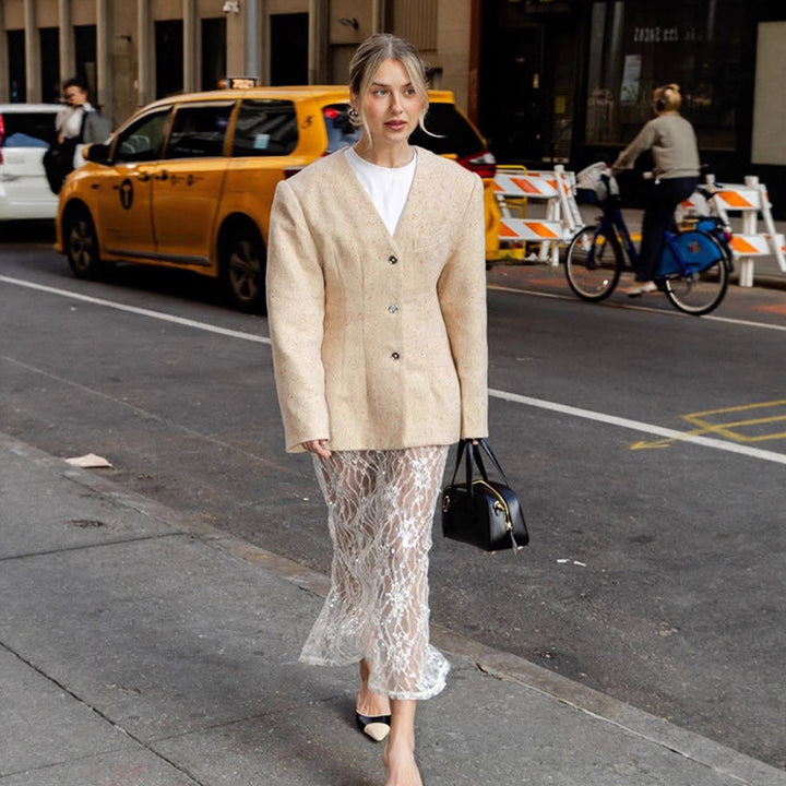 Damen Taillierter strukturierter Blazer mit V‑Ausschnitt und betonter Schulterpartie Echoarchiv