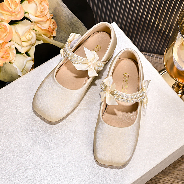 Mädchen Ballerina-Schuhe mit dekorativen Perlen- und Schleifenakzenten Echo Archiv