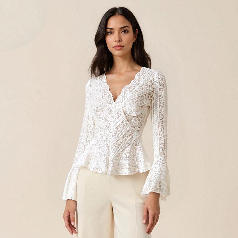 Damen Spitzenshirt mit ausgestellten Ärmeln und tailliertem Schnitt Echo Archiv