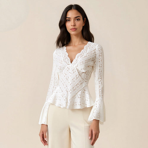 Damen Spitzenshirt mit ausgestellten Ärmeln und tailliertem Schnitt Echo Archiv