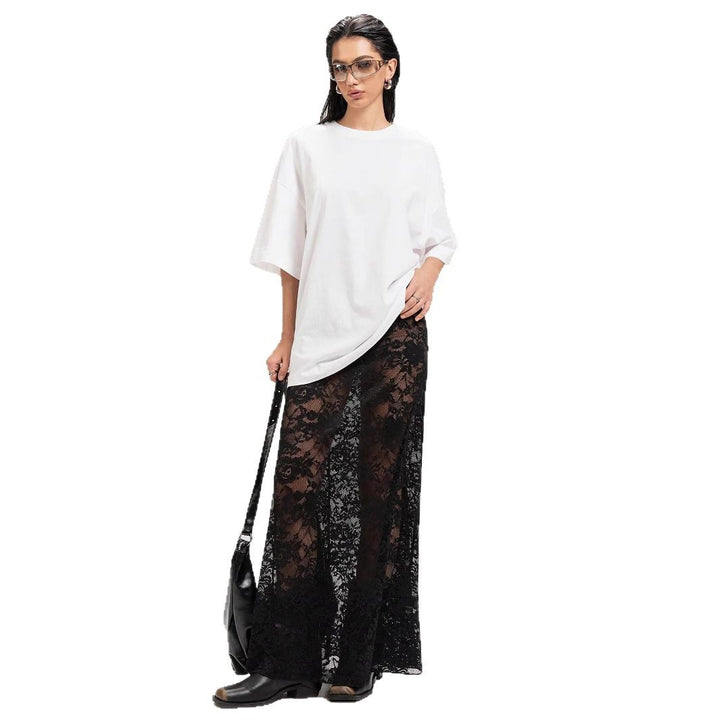Damen nan weites Baumwollshirt und langer transparenter Spitzenrock Echo Archiv