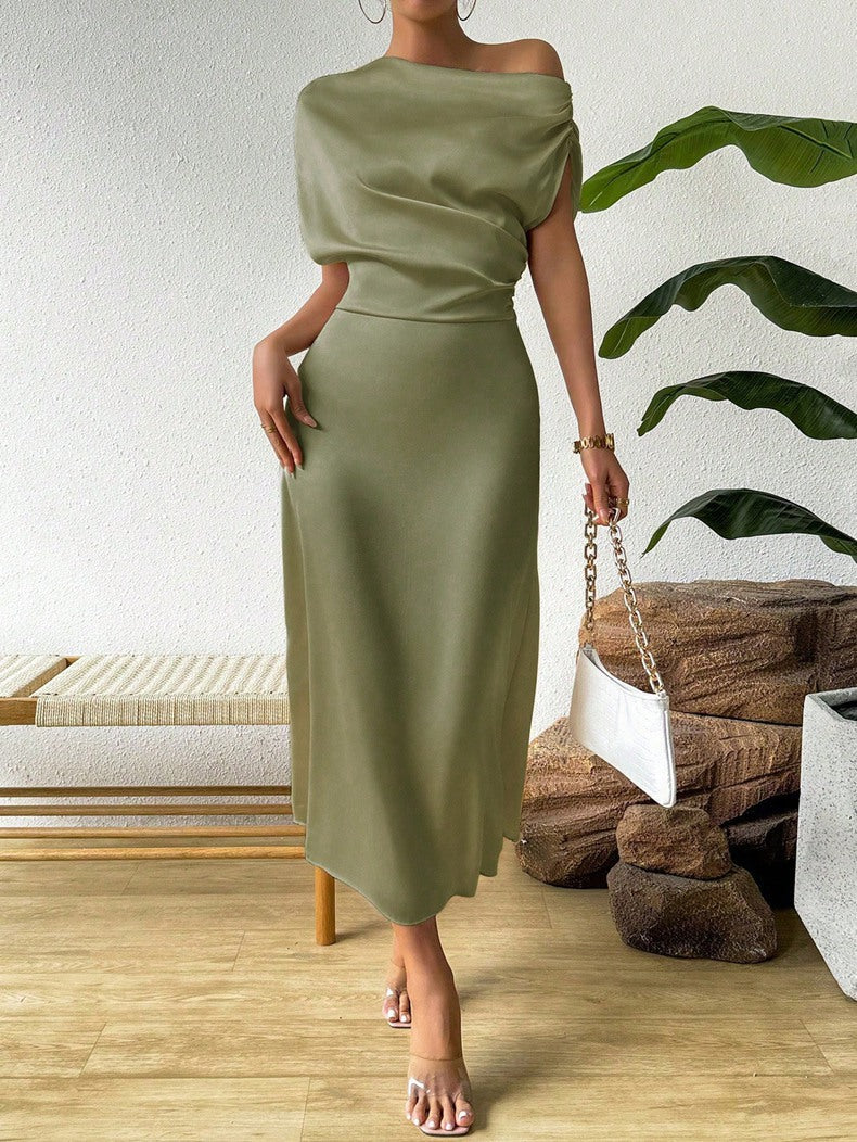 Damen Elegantes und fließendes Abendkleid mit asymmetrischem Schnitt – Élara