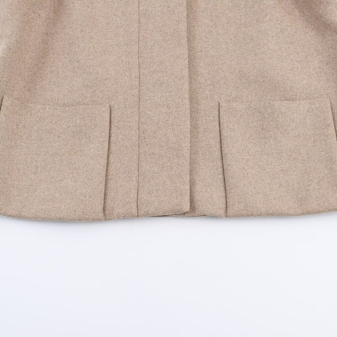 Damen Kurzer Boxy-Wollmix-Mantel mit hohem Stehkragen und verdeckter Knopfleiste Echoarchiv