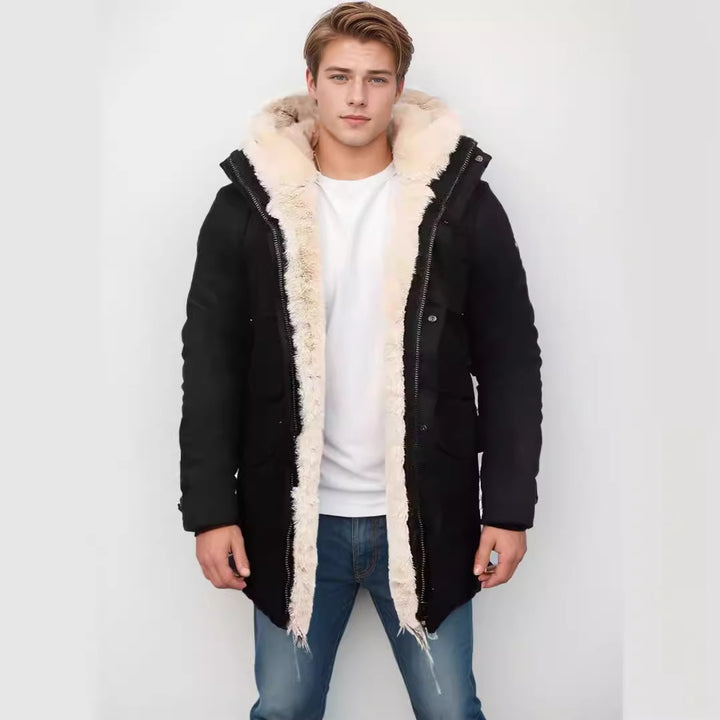 Herren Parka im Field‑Stil mit Teddyfutter in Kapuze, aufgesetzten Pattentaschen und Druckknopfverschluss Echoarchiv