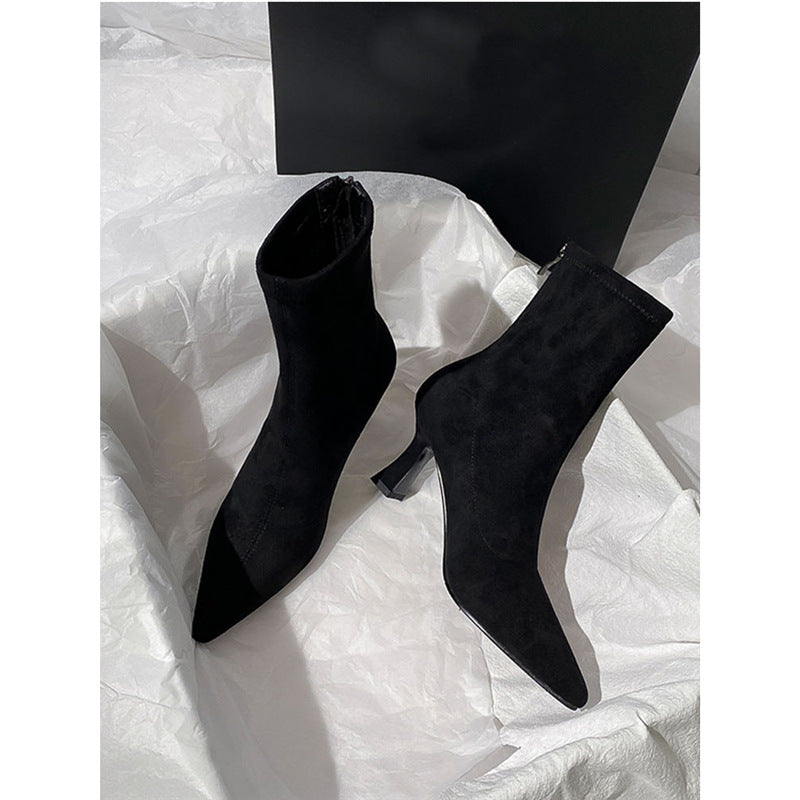Damen spitz zulaufende Ankle-Boots aus Veloursleder mit sculpted Heel und schmalem Schaft – Varelle
