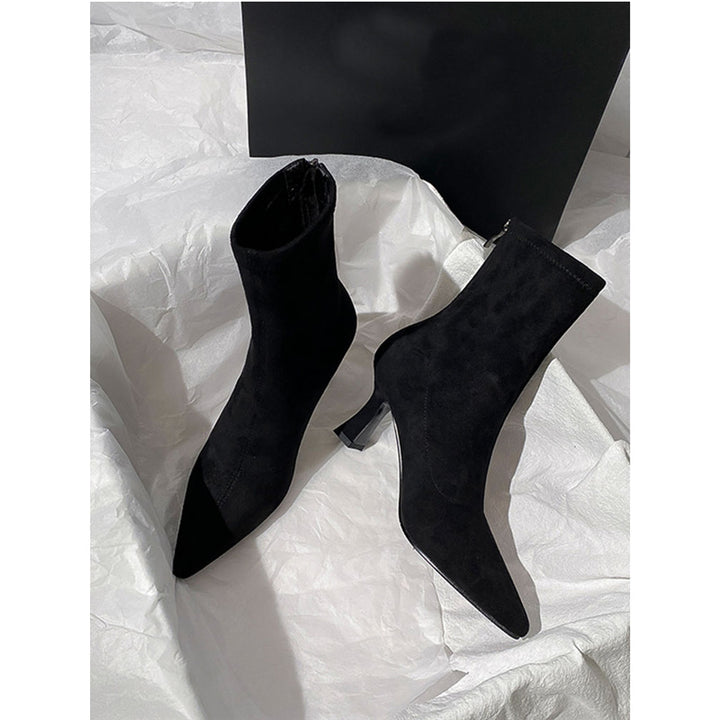 Damen spitz zulaufende Ankle-Boots aus Veloursleder mit sculpted Heel und schmalem Schaft – Varelle