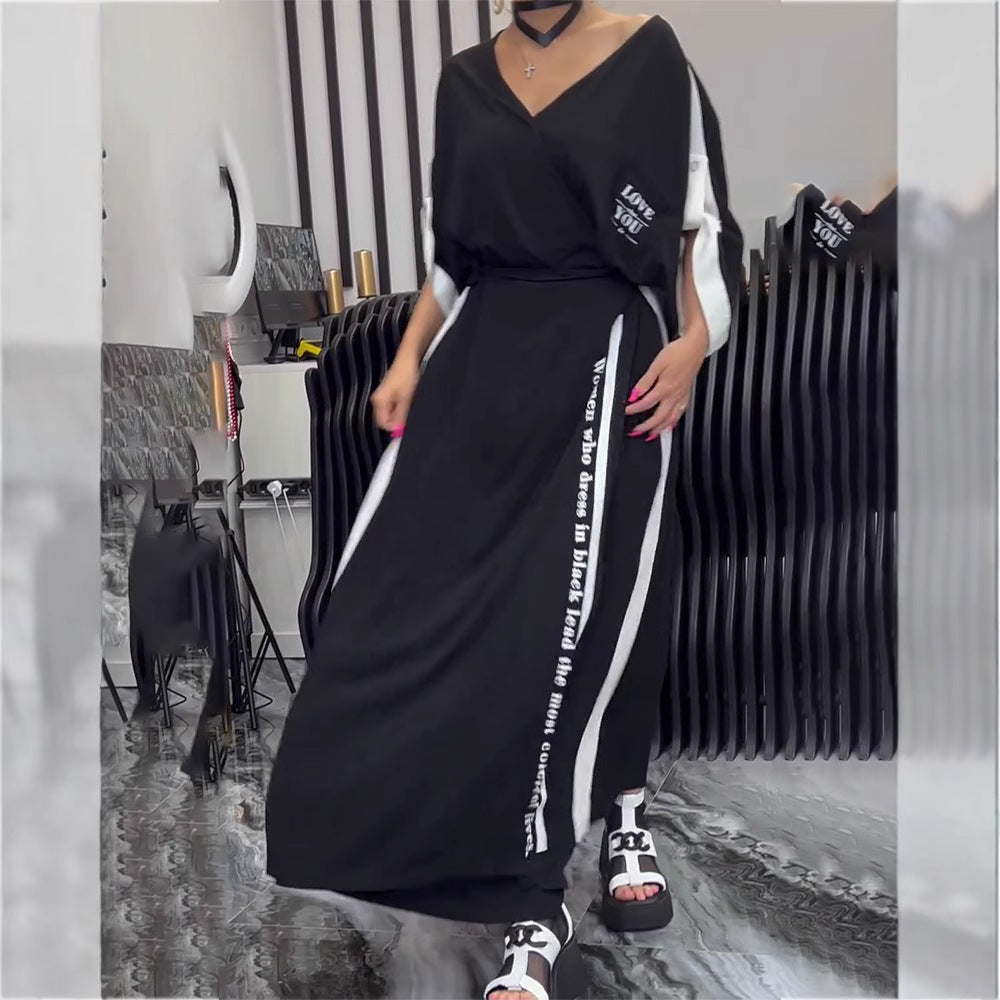 Damen nan sportlich-elegantes Maxikleid mit V-Ausschnitt, Taillengürtel, Kontrastseitenband und Brusttasche Echo Archiv