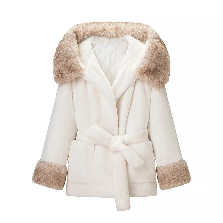Damen kuschelige Kunstfell-Manteljacke mit Kapuze, Taillengürtel und Kontrastfutter – Célinea