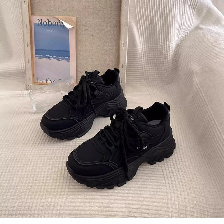 Damen Sportliche Sneakers mit robustem Profil und bequemer Dämpfung Echo Archiv