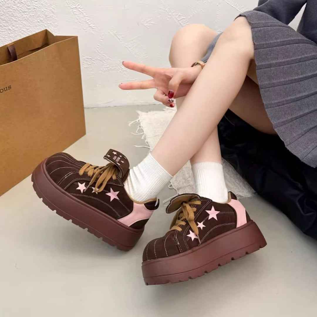Damen Plateau-Sneaker mit verspielten Sternen- und Schleifendetails Echo Archiv