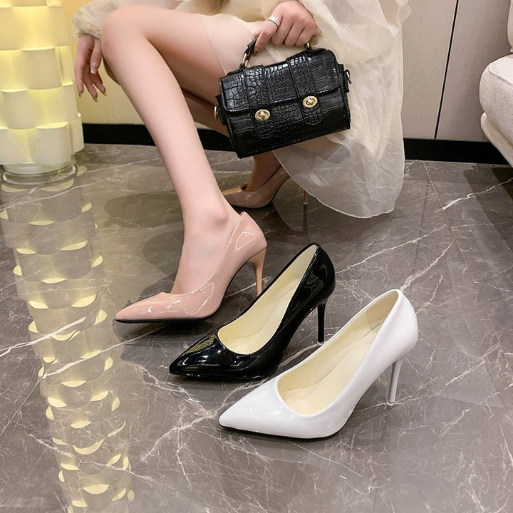 Damen Elegante Lackpumps mit spitz zulaufender Kappe und filigranem Stilettoabsatz Echo Archiv