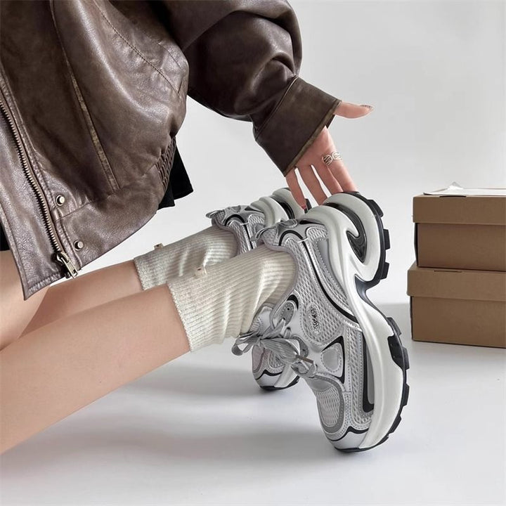 Damen Skulpturale Platform‑Sneaker mit Multi‑Layer Mesh‑ und PU‑Mix – Névara