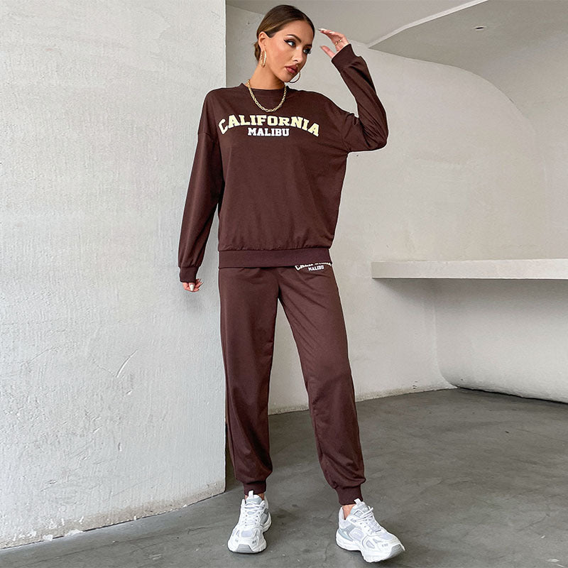Damen Lässiges Sweatset im College‑Look mit Oversize‑Sweatshirt und Jogginghose Echoarchiv