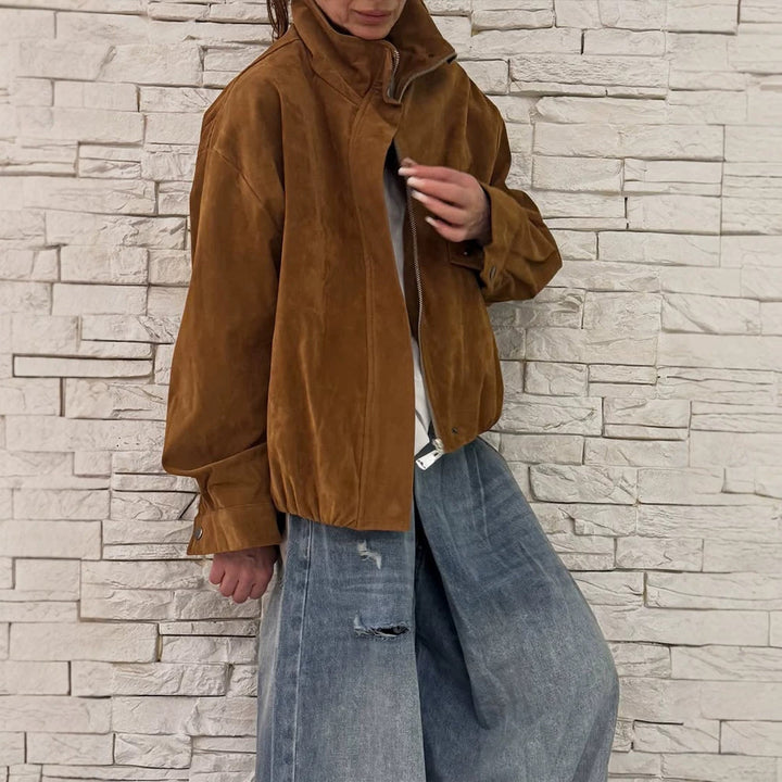 Damen Oversize Veloursleder-Blouson mit hohem Stehkragen und Metallreißverschluss Echoarchiv