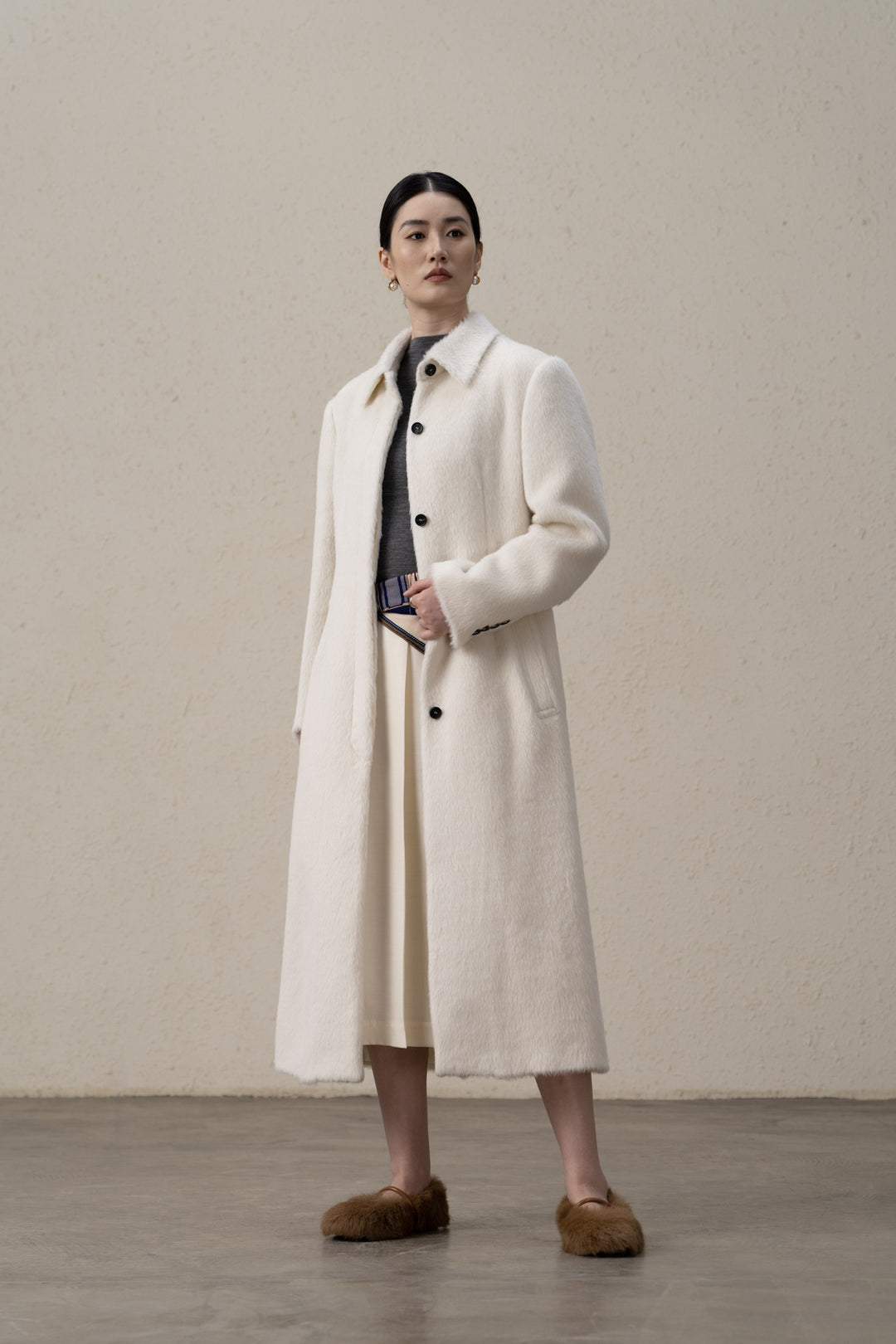 Damen Eleganter Langhaarmantel Echoarchiv