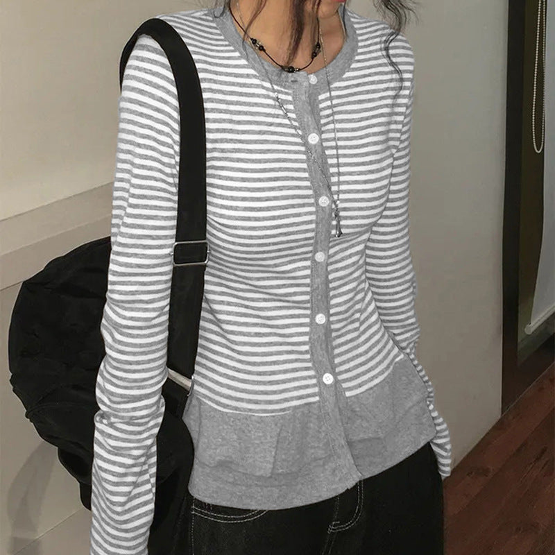 Damen nan feiner Kurzcardigan mit Knopfleiste, Spitzenkragen und welligem Saum Echo Archiv
