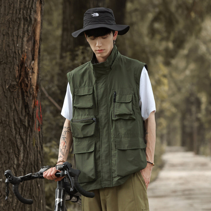 Herren leichte Multifunktions-Fieldjacke mit zahlreichen Utility‑Taschen und Belüftungsdetails Echoarchiv