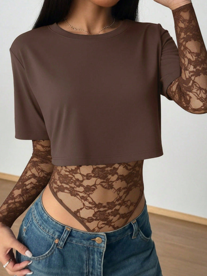 Damen Kurzschnitt-Shirt mit transparentem Spitzen-Bodysuit-Overlay Echo Archiv