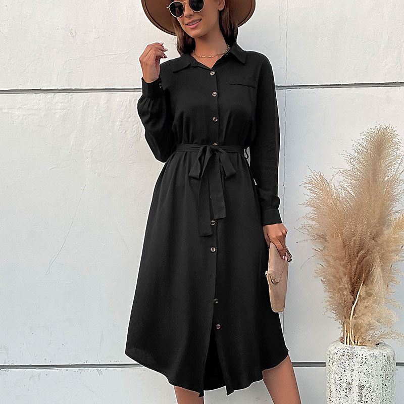 Damen Midikleid im Hemdblusenstil mit durchgehender Knopfleiste, Taillenbindegürtel und langen Ärmeln Echoarchiv